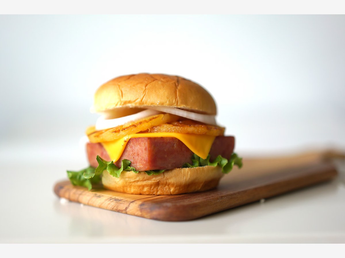Mig Mig Hawaii Burger
