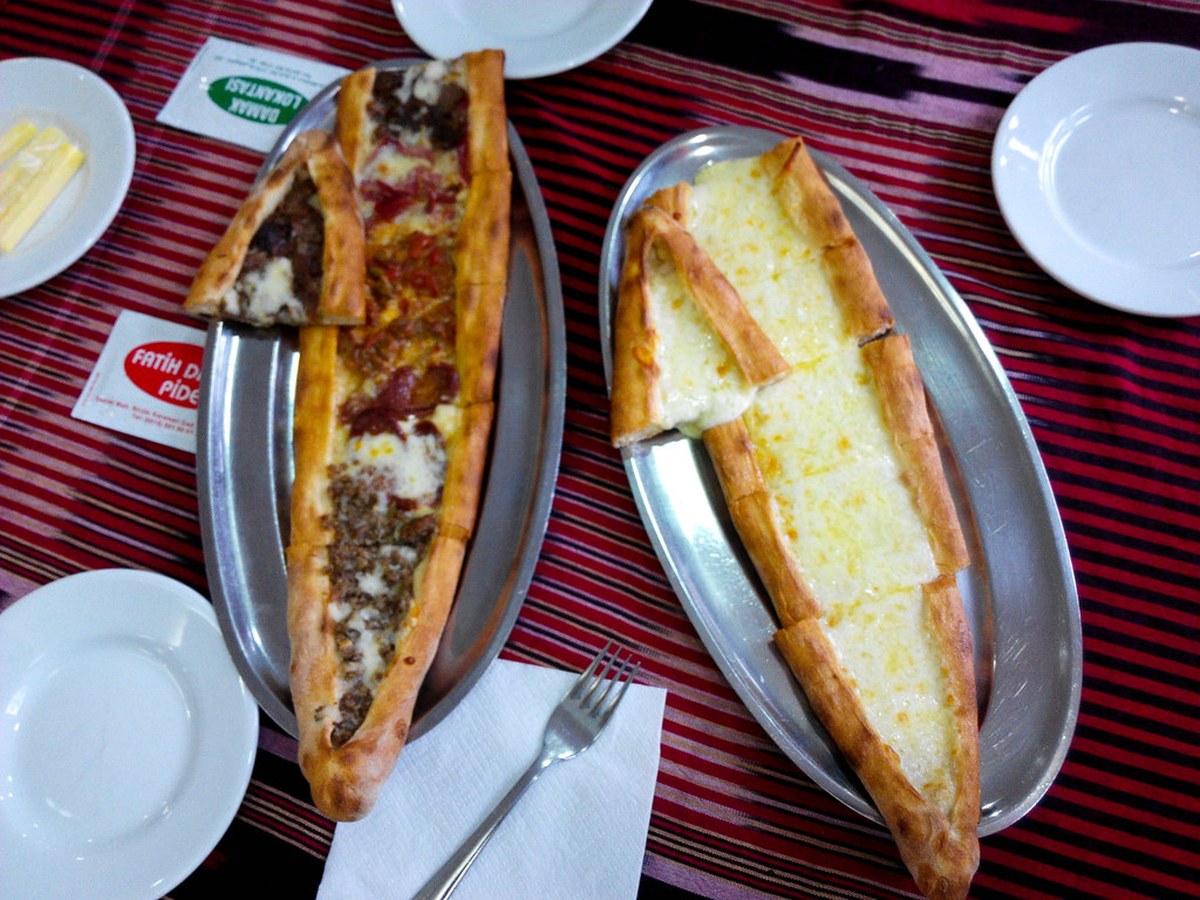 Pide Speck + Zwiebeln