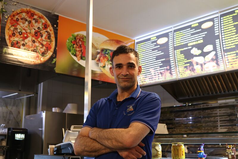 Pizzateig wird frisch geschleudert